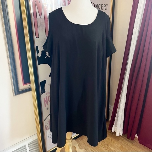Sejour: Black Cold Shoulder Cutout Flowy Dress Size 14W - Picture 1 of 12